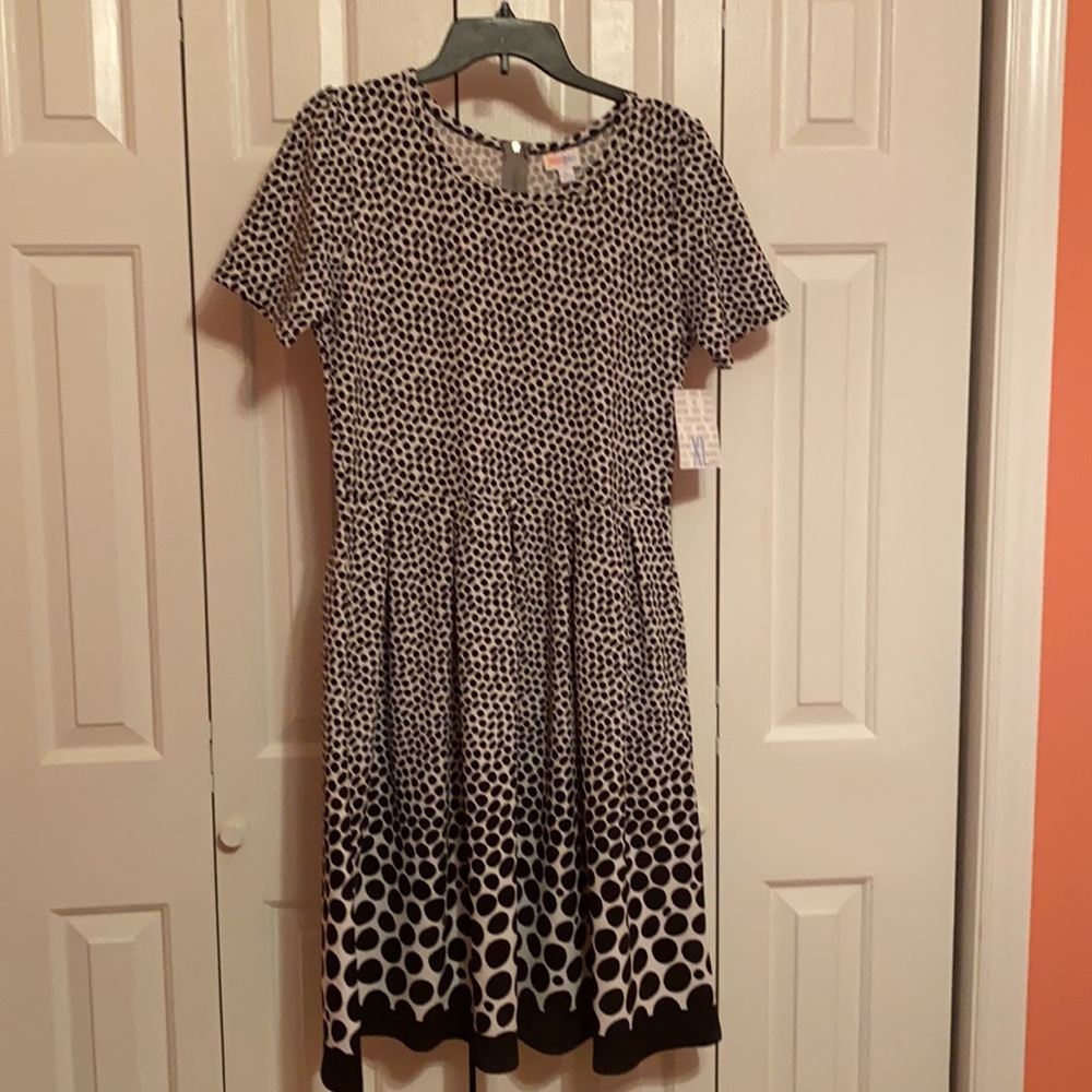 Lularoe NWT black/white polka dot Amelia